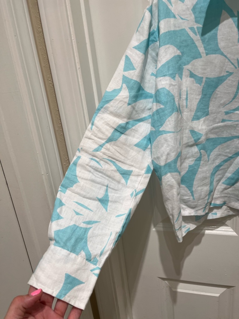 EUC Ann Taylor Turquoise and White Floral Button-Down Linen Shirt - Picture 2 of 7
